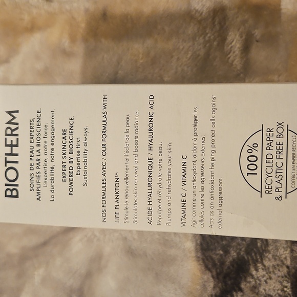 Biotherm Regenerating & Glow Boosting Routine,  4 Piece Set - Picture 3 of 4